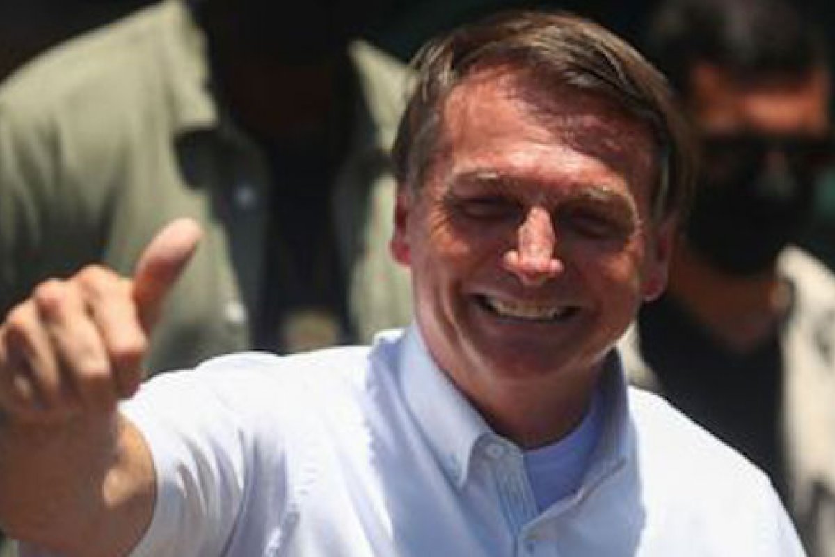 Depois de falar que o Brasil está "quebrado", Bolsonaro diz que o país está "uma maravilha"