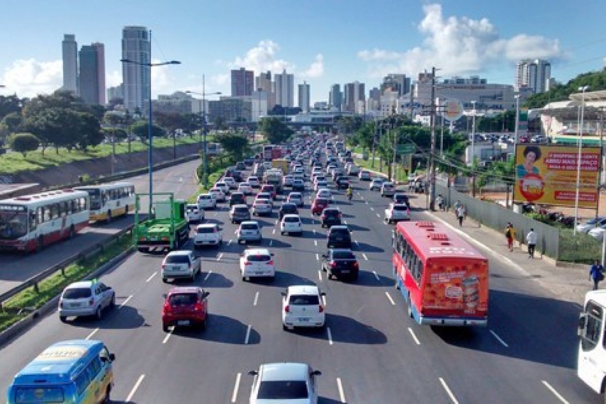 Boletim de trânsito: saiba como evitar engarrafamento na manhã desta terça-feira (13)