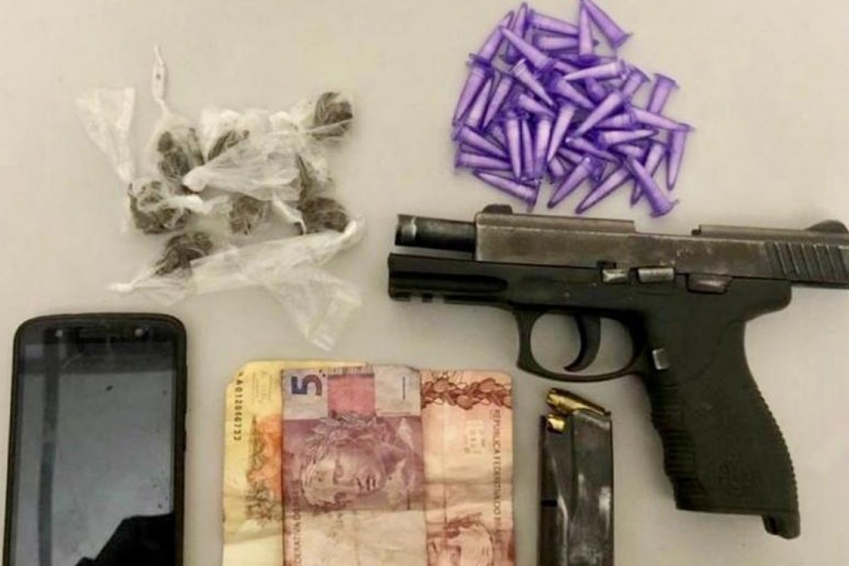 Suspeito de tráfico é morto em troca de tiros com policiais no bairro de Santa Cruz, em Salvador