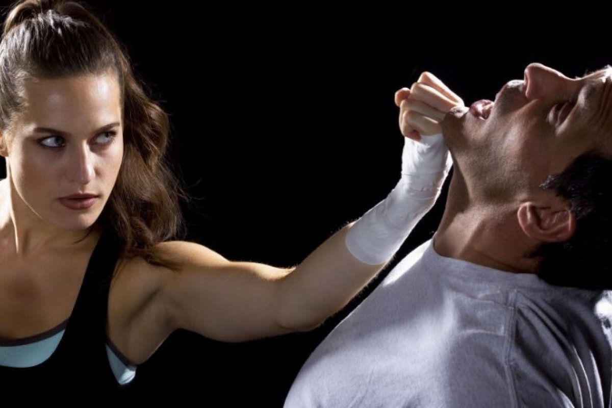 Aula de defesa pessoal gratuita é ofertada para mulheres em Salvador