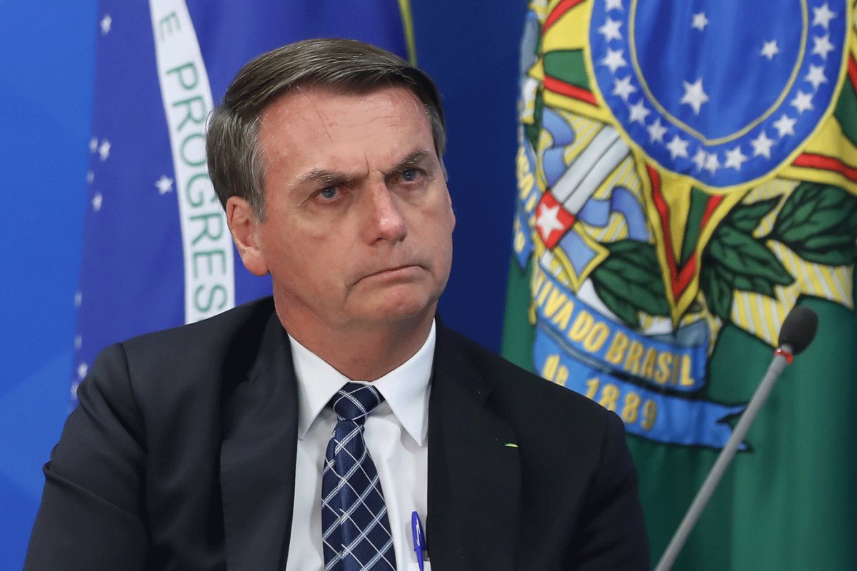 "Pelo poder, água e óleo se misturam", diz Bolsonaro ao criticar aliança entre Maia e o PT