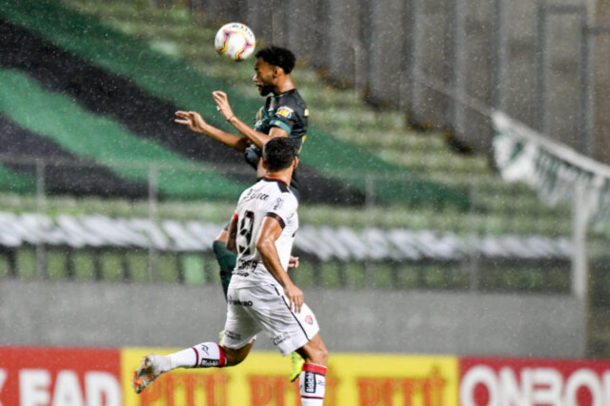 Vitória é goleado pelo América e segue na beira do Z-4 da Série B