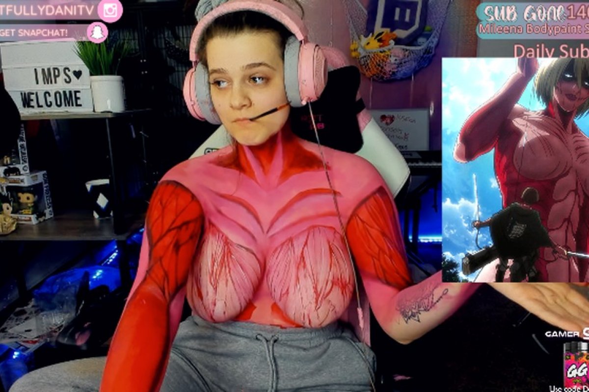 Streamer é banida de plataforma após fazer live com corpo pintado