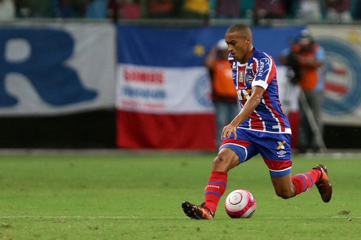 “Agora é fazer o papel de casa”, diz Nino Paraíba após empate contra o Atlético-GO