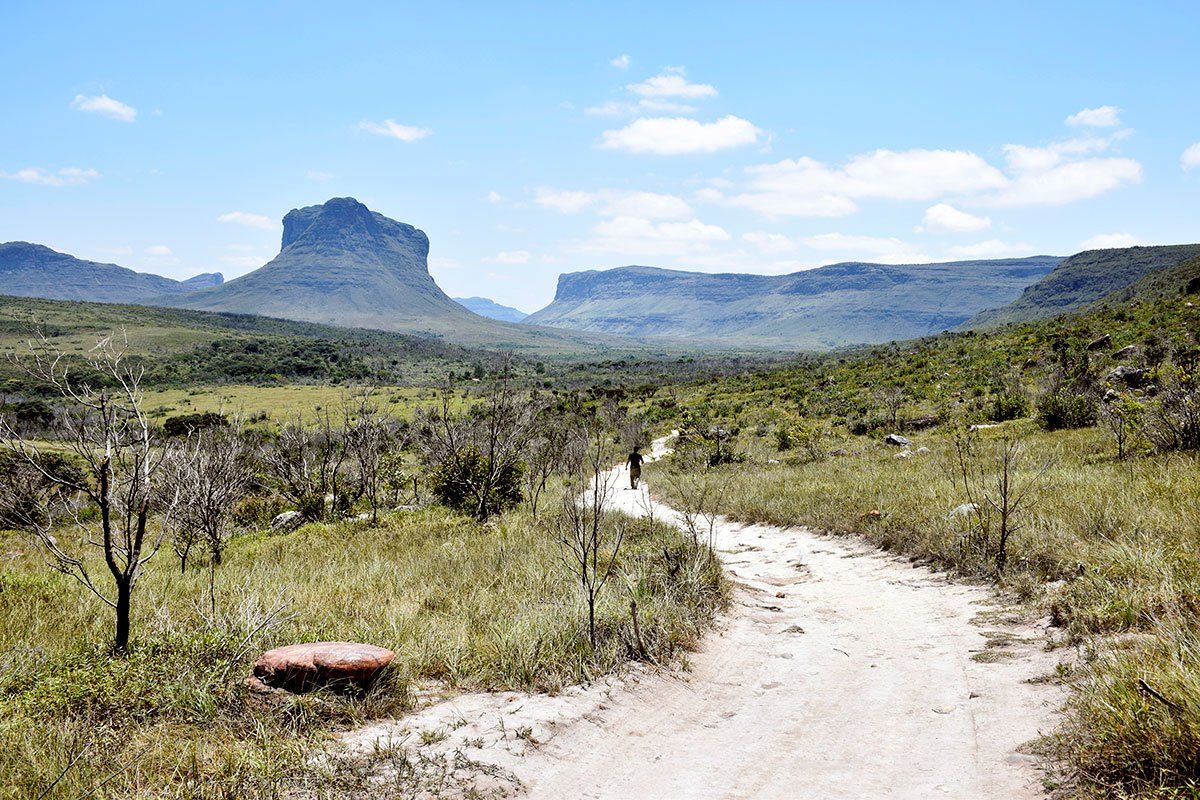Homem está desaparecido após escorregar e cair em poço de cachoeira na Chapada Diamantina