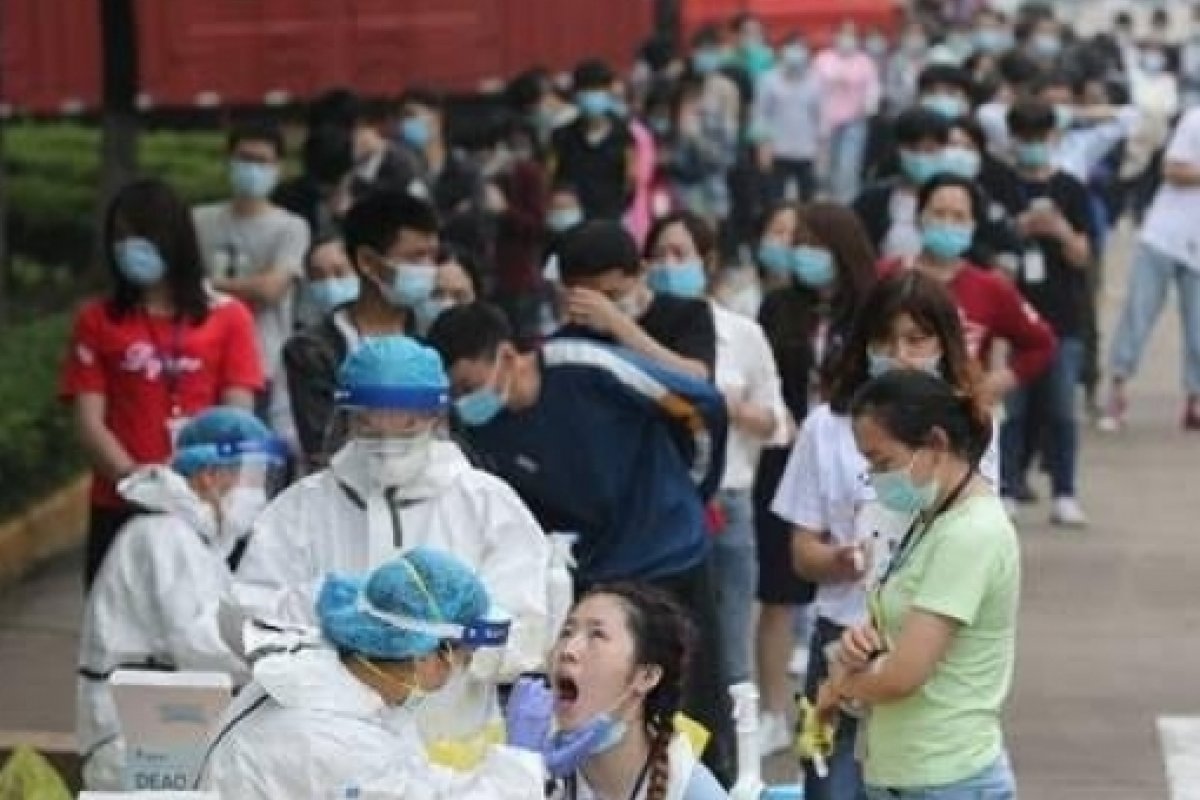 Após seis meses, China registra maior nº diário de casos de Covid-19