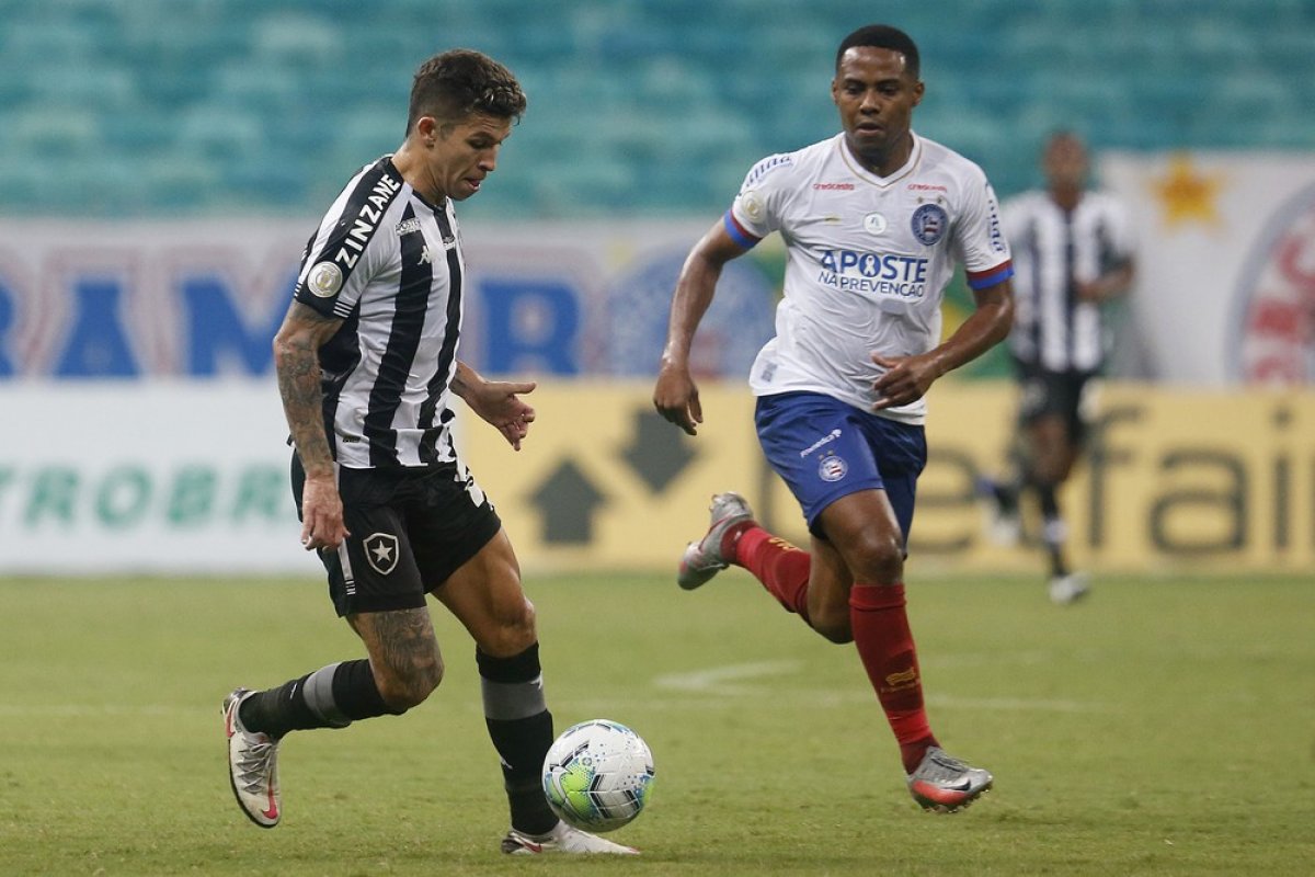 Bahia rescinde contrato com volante Elias