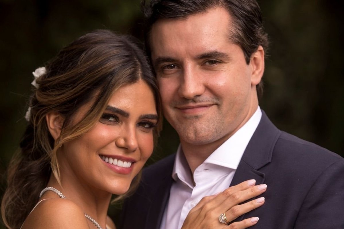 Ex-noiva de ACM Neto oficializa noivado com empresário em São Paulo