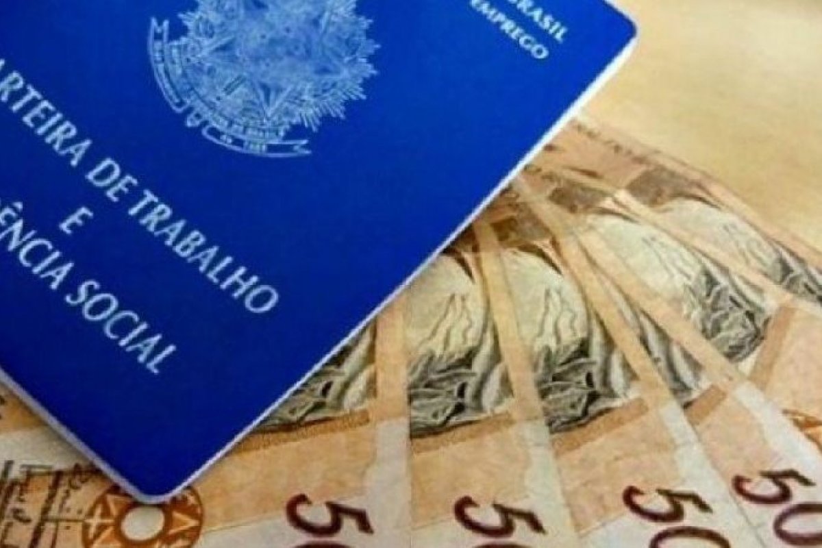 Governo deve cortar mais gastos para manter salário mínimo de R$ 1.100