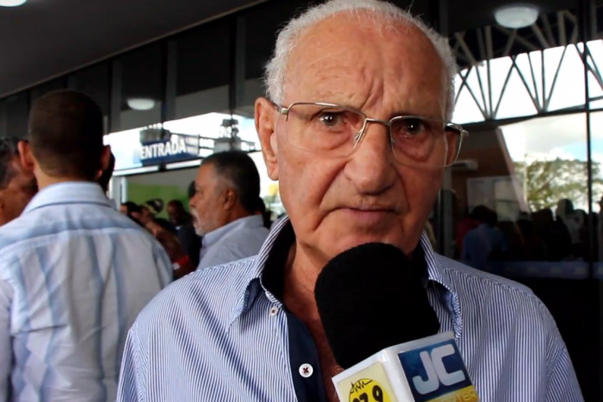 Prefeito de São Felipe renuncia ao cargo