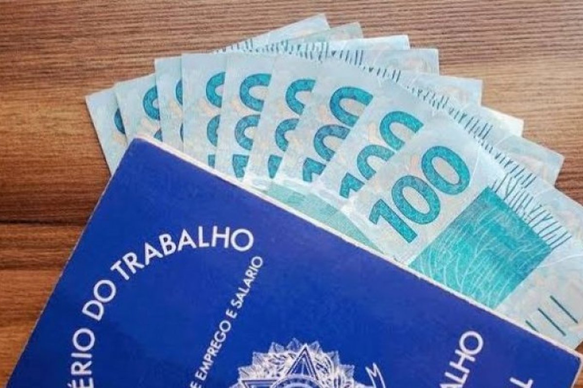 Salário mínimo em 2021 se mantém abaixo da inflação de 5,45% em 2020