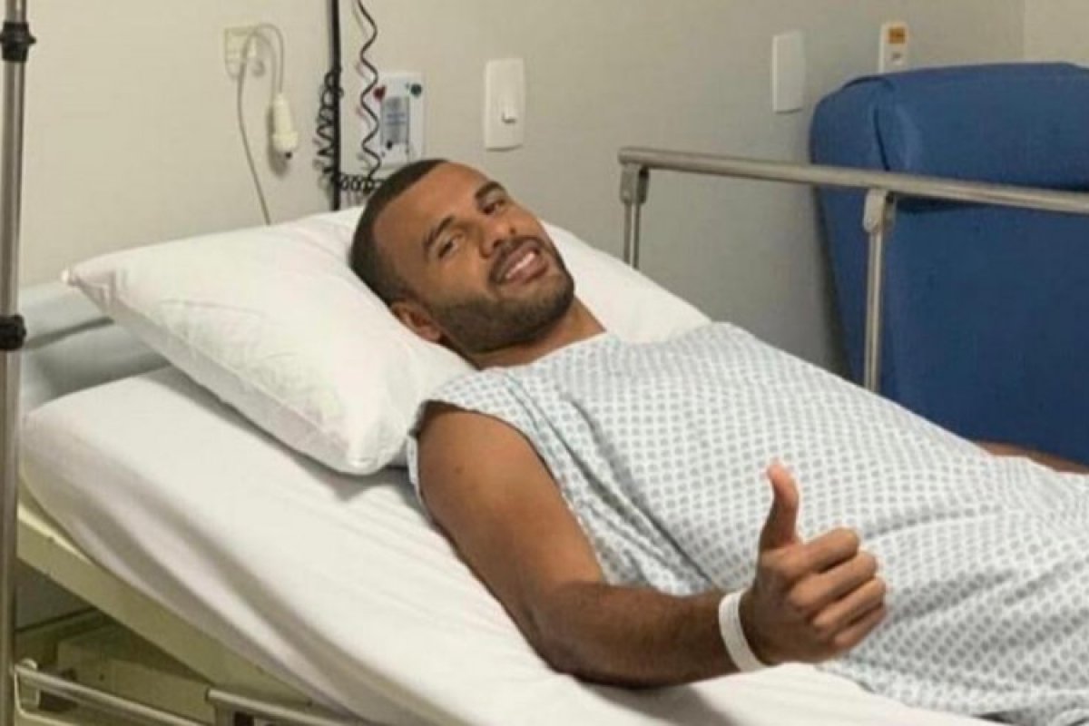 Zagueiro do Bahia realiza procedimento cirúrgico para retirar hérnia