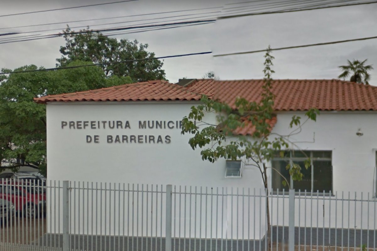 MP pede que município de Barreiras deixe servidores escolher tipo de salário