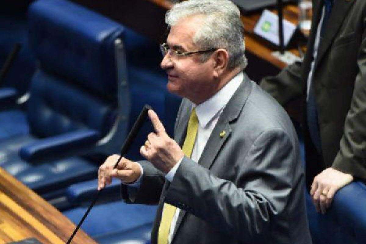 "Depois de décadas de isenção de impostos", diz Coronel por fechamento das fábricas da Ford