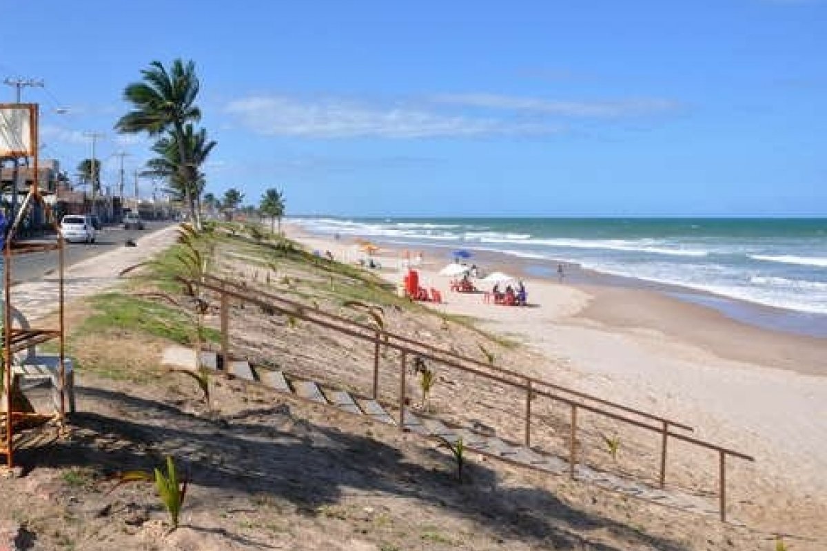 Vídeo: Associação denuncia descaso da prefeitura de Salvador com a praia de Ipitanga