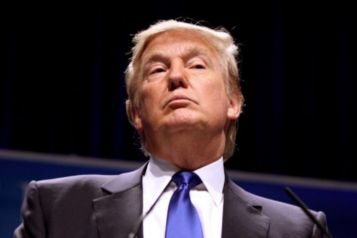 YouTube suspende canal do presidente americano Donald Trump por 7 dias