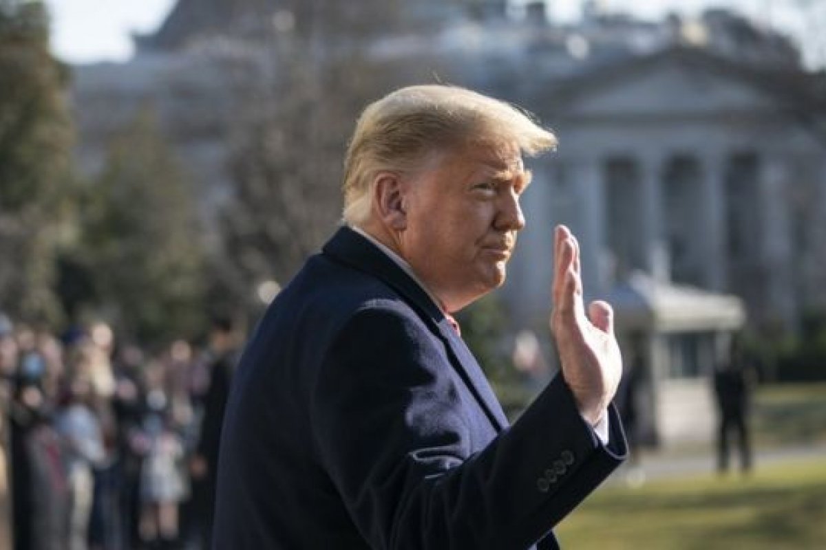 Deputados republicanos anunciam votar pelo impeachment de Trump no Congresso