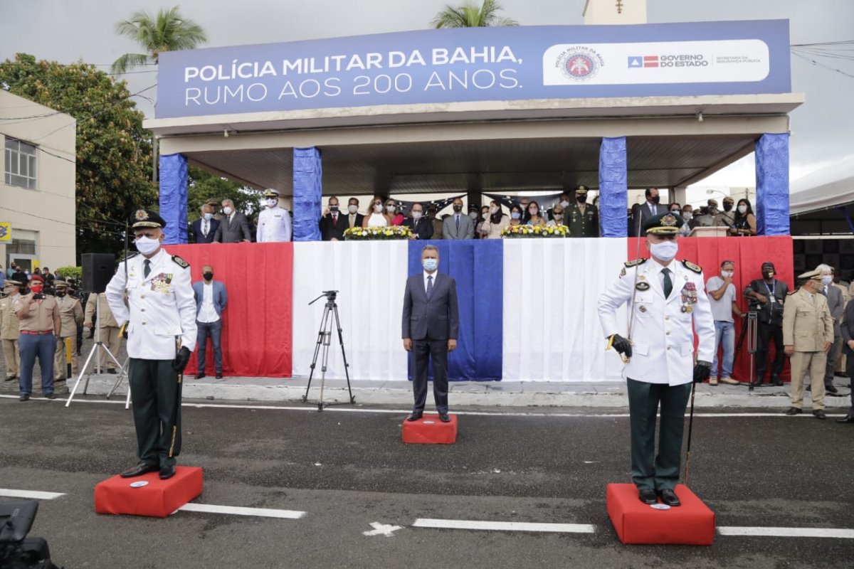 Coronel Paulo Coutinho toma posse e é o novo comandante-geral da PMBA