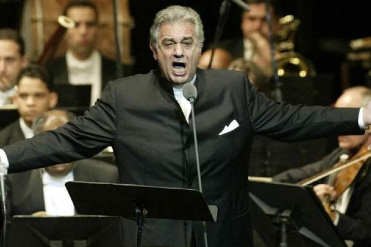 Dançarina e cantoras acusam Plácido Domingo de assédio sexual