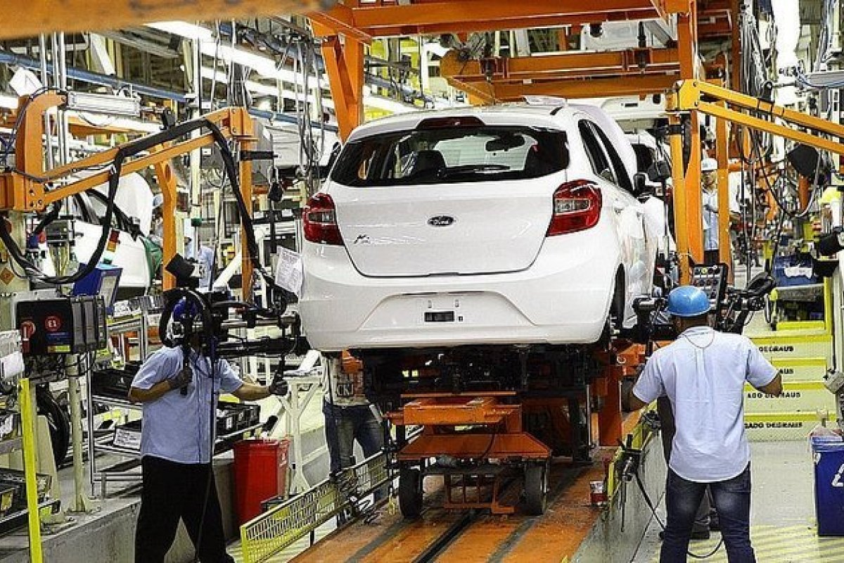 Rui Costa anuncia programa de recolocação após encerramento das atividades da Ford em Camaçari