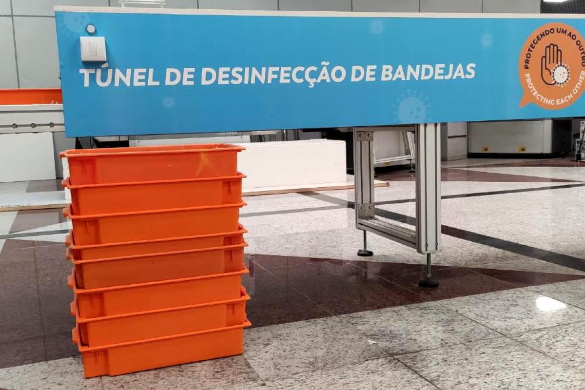 Salvador Bahia Airport cria túnel de desinfecção para acelerar higienização de bandejas