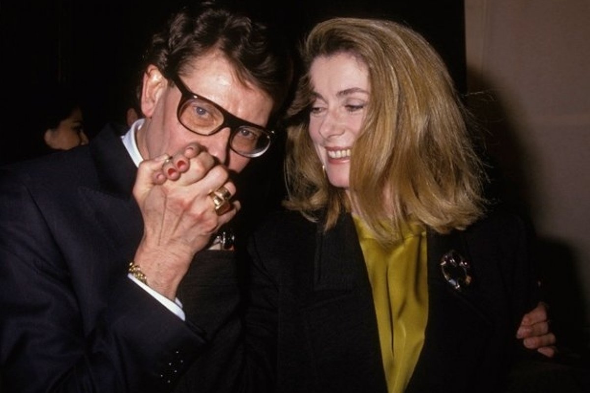 Musa do falecido estilista Yves Saint Laurent, Catherine Deneuve estrela nova ação da grife