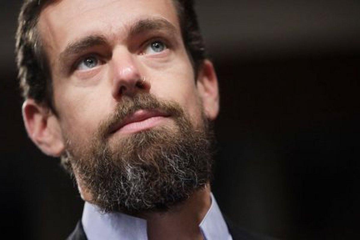 Presidente-executivo do Twitter defende decisão de banir Trump