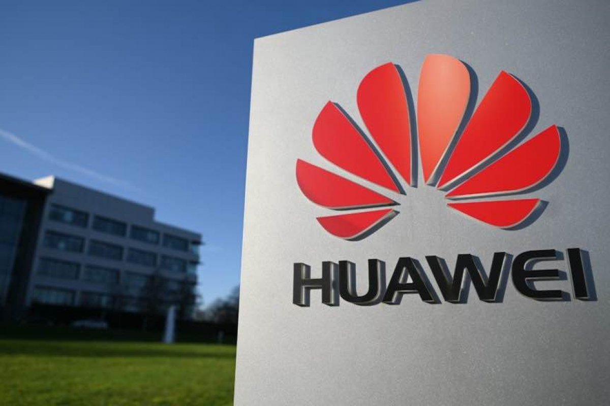 Deputados consideram impedir Bolsonaro de vetar entrada de Huawei no 5G