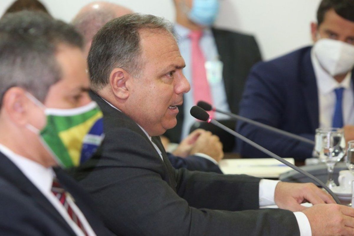 Pazuello diz a prefeitos que vacinação contra a Covid-19 começa dia 20 de janeiro