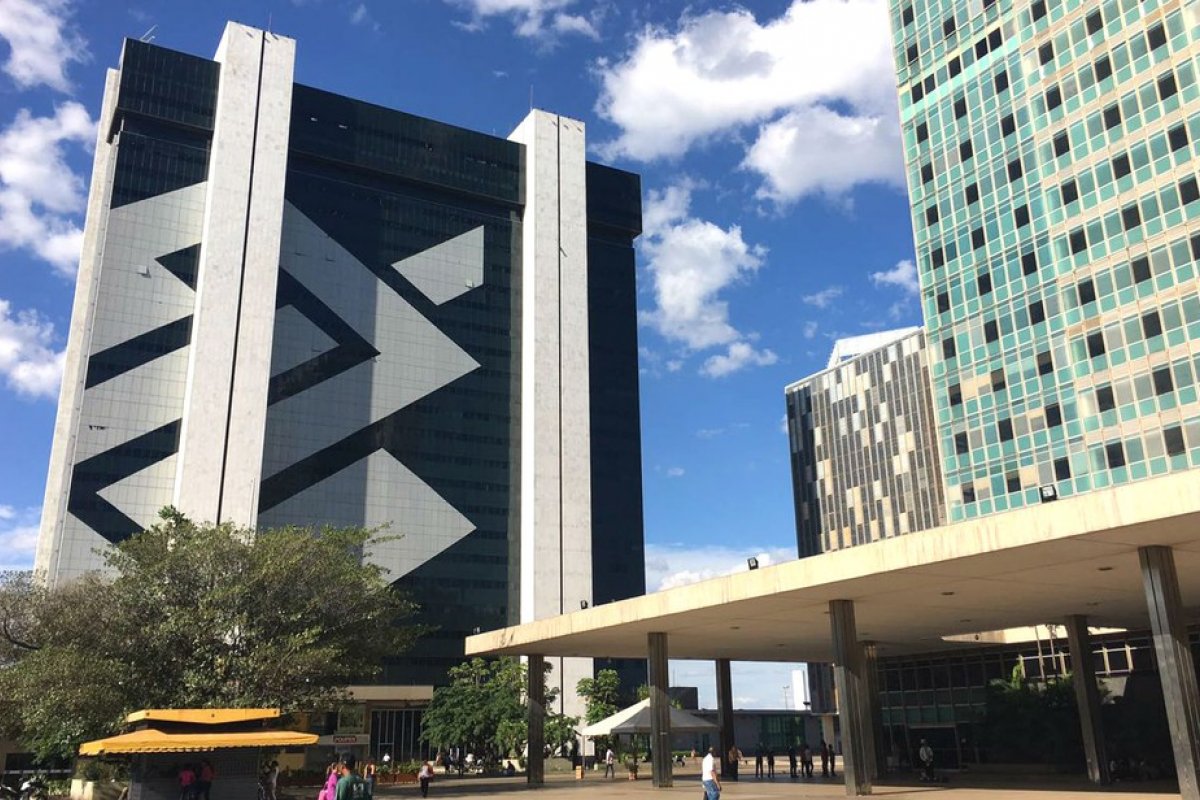 Governo federal já busca nomes para troca de comando do Banco do Brasil