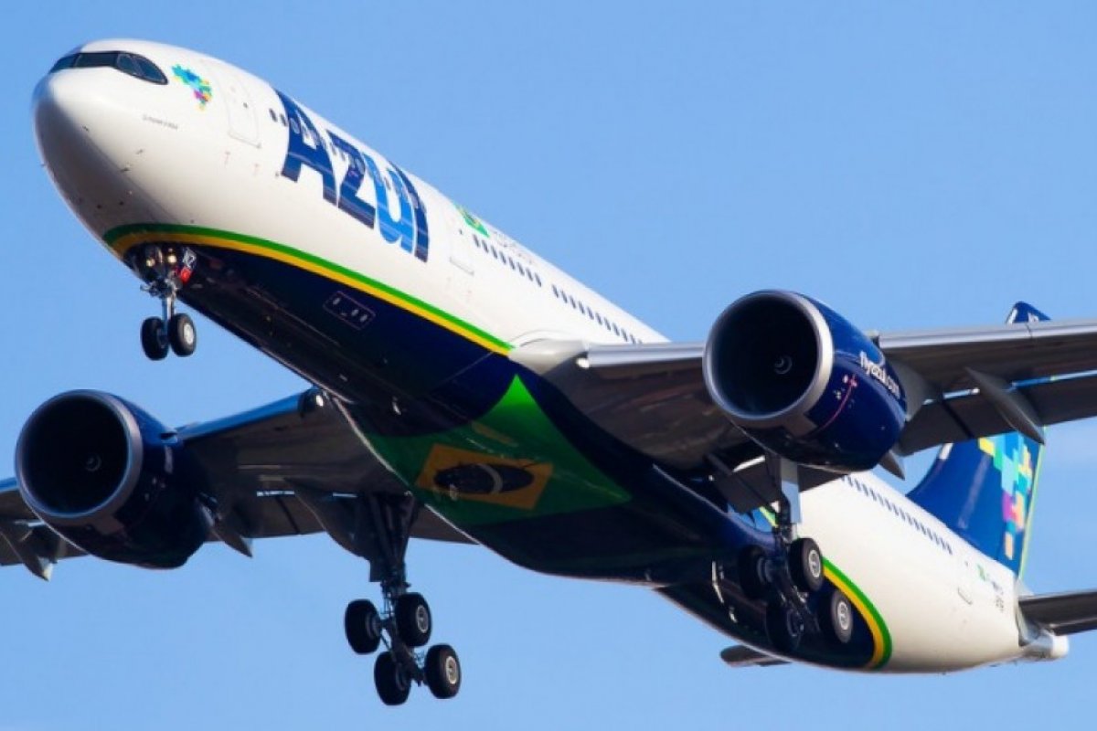 Voo para buscar vacinas de Oxford na Índia é adiado para sexta (15)