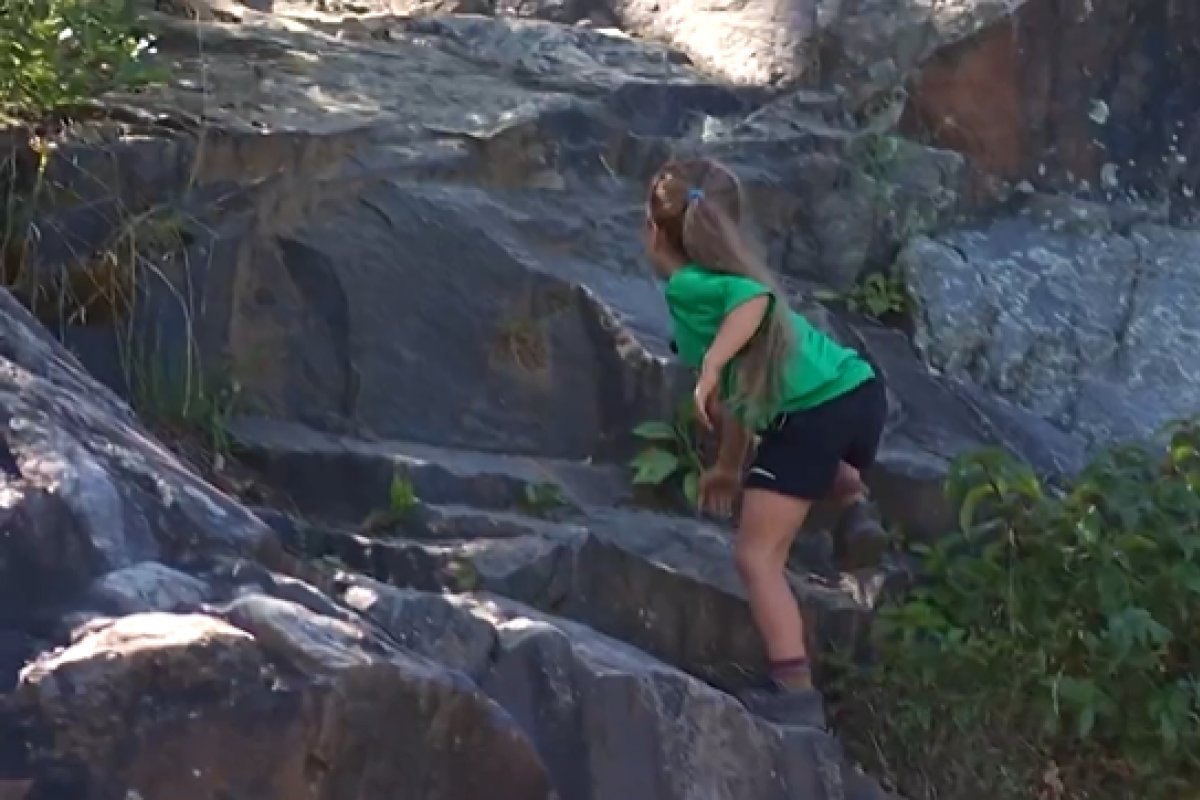 Menina de quatro anos bate recorde de escalada nos EUA