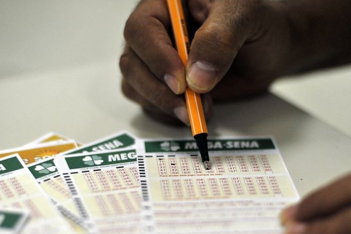 Mega-Sena pode pagar hoje prêmio de R$ 9 milhões