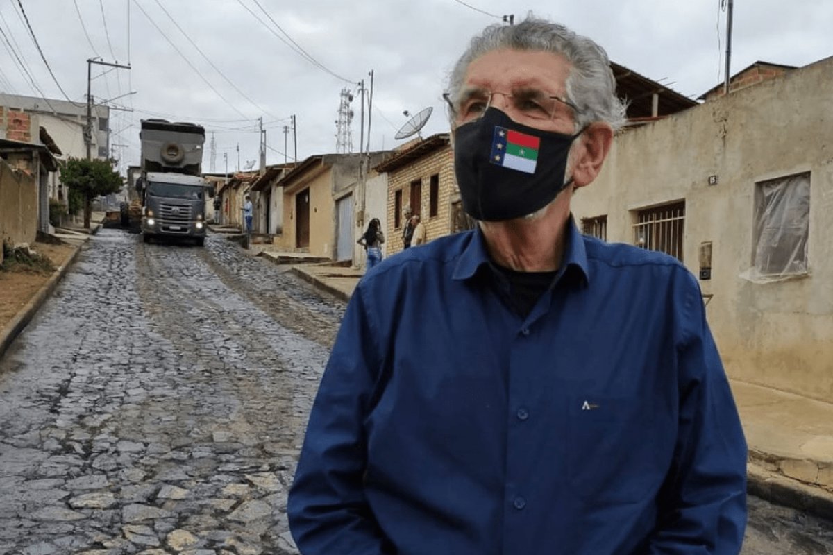 Prefeito de Vitória da Conquista deixa UTI após 14 dias de internação