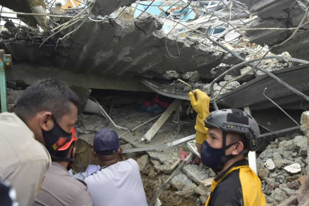 Terremoto na Indonésia deixa 35 mortos e dezenas de feridos