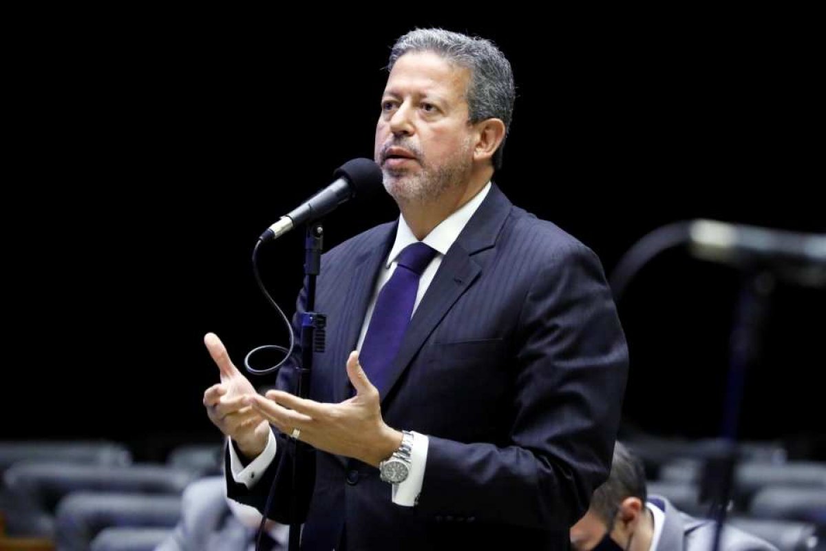 Bancada evangélica anuncia apoio à candidatura de Arthur Lira na Câmara 