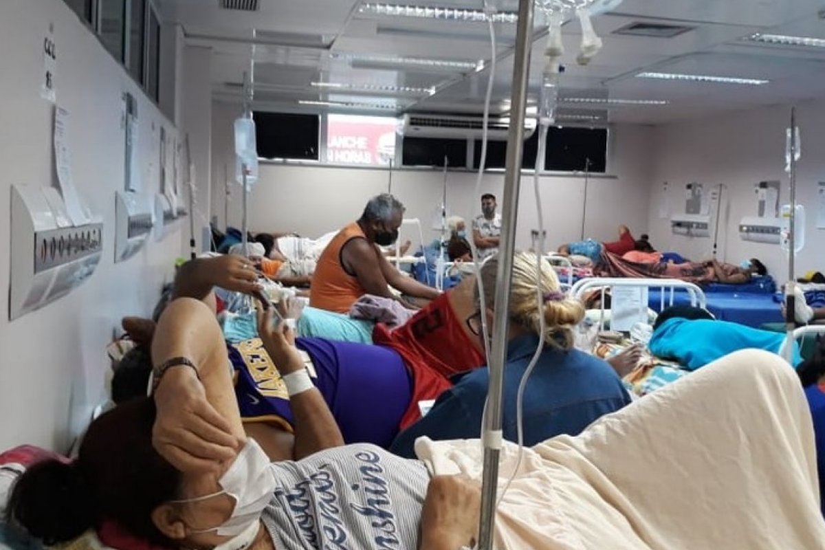 "Profissionais de saúde no maior estado do Brasil estão implorando por ajuda", publicou o jornal britânico The Guardian