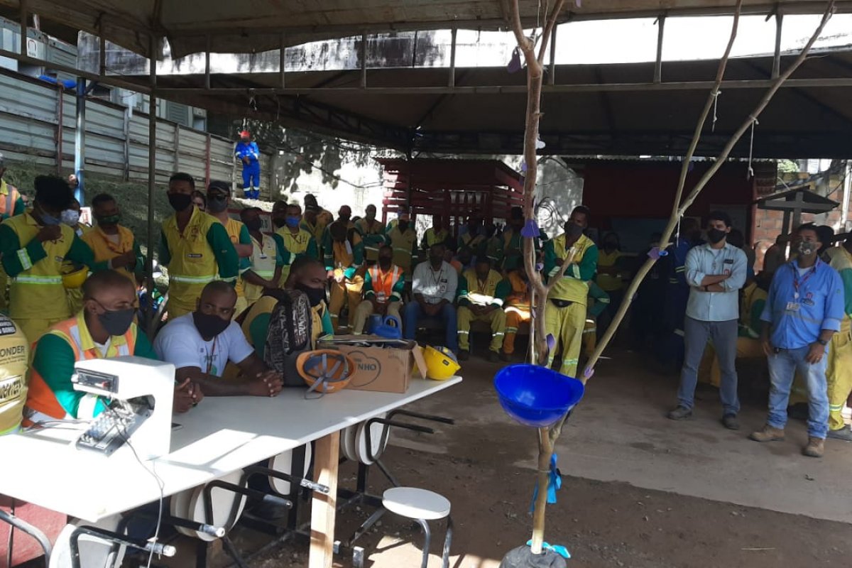Trabalhadores da Metha, antiga construtora OAS, paralisam as atividades