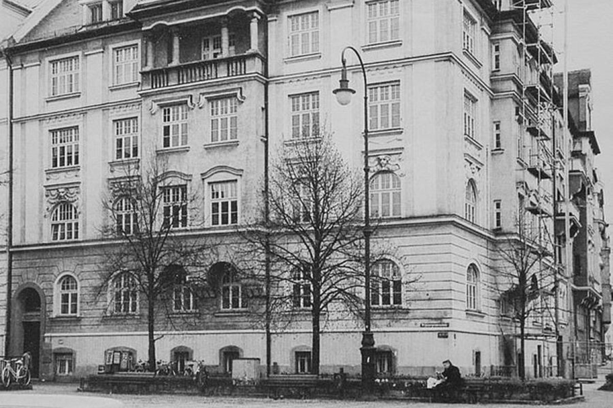 Judia de 102 anos revela ter morado no mesmo quarteirão que Adolf Hitler