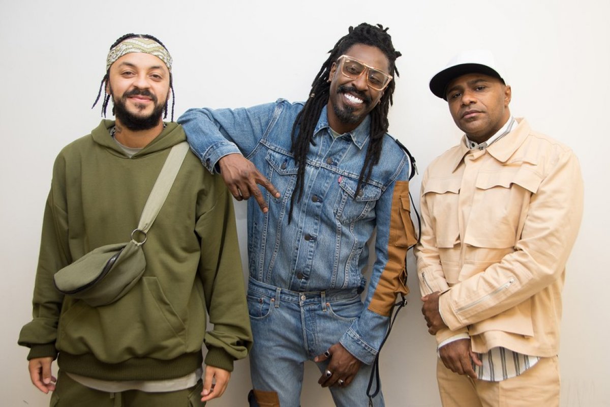 Pixote lança álbum 'Drive in' com registro integral de show feito com convidados como Léo Santana