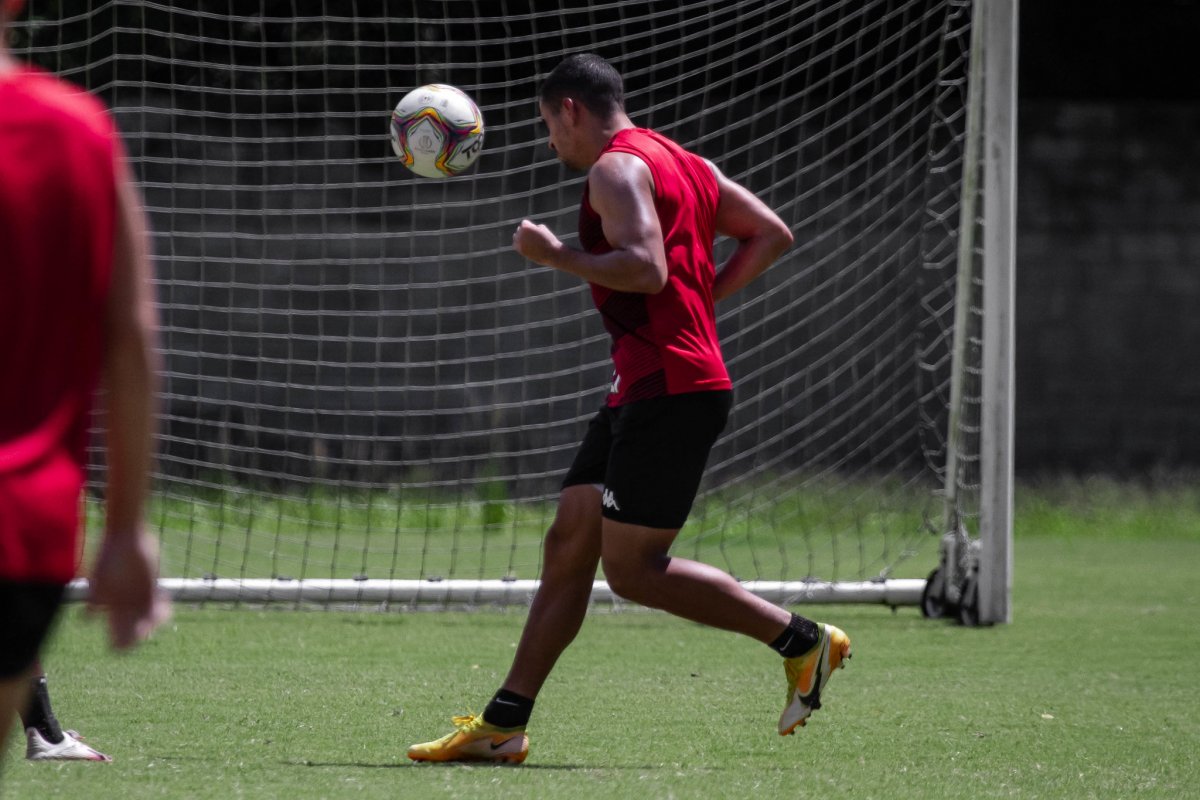 Elenco do Vitória se reapresenta e jogadores são testados para Covid-19
