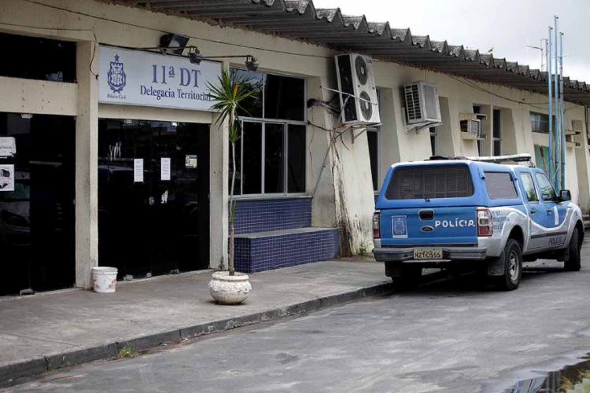Mulher é estuprada após ser sequestrada e espancada por três homens, em Salvador