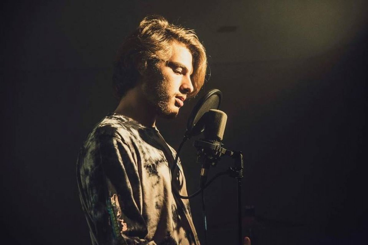 Nasce uma estrela! Filho de Patrícia Poeta lança EP e cria a própria gravadora