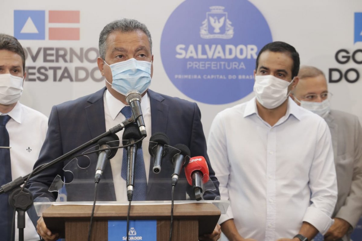 Bahia recebe 18 pacientes de Manaus para tratamento contra à Covid-19 