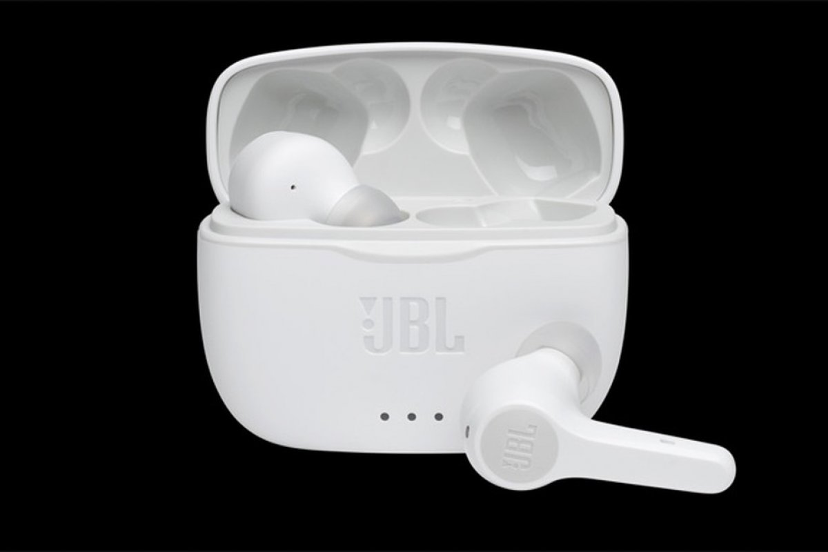 Fone JBL chega ao Brasil com bateria de 25 horas