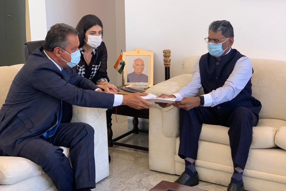 Em busca de investimentos, Rui se reúne com embaixadas em Brasília