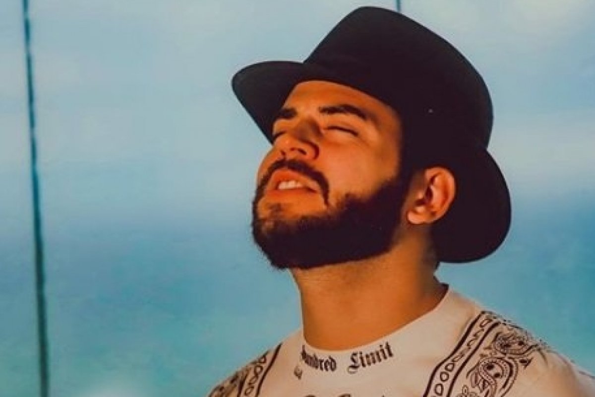 Dan Valente planeja clipe da música Yasmin