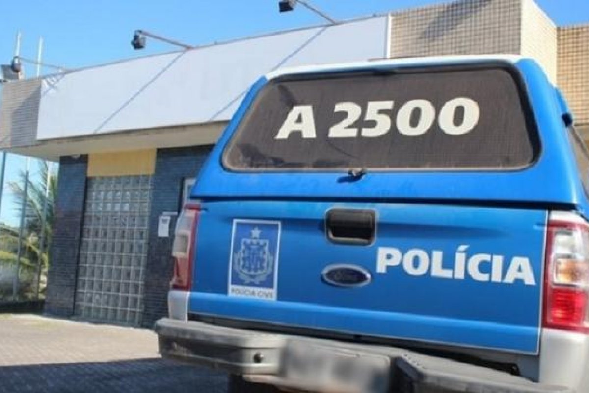 Dono de mercadinho é morto a tiros dentro do estabelecimento em Dias d'Ávila