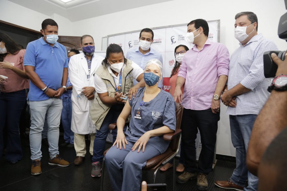 Salvador finaliza primeira etapa de vacinação na próxima sexta