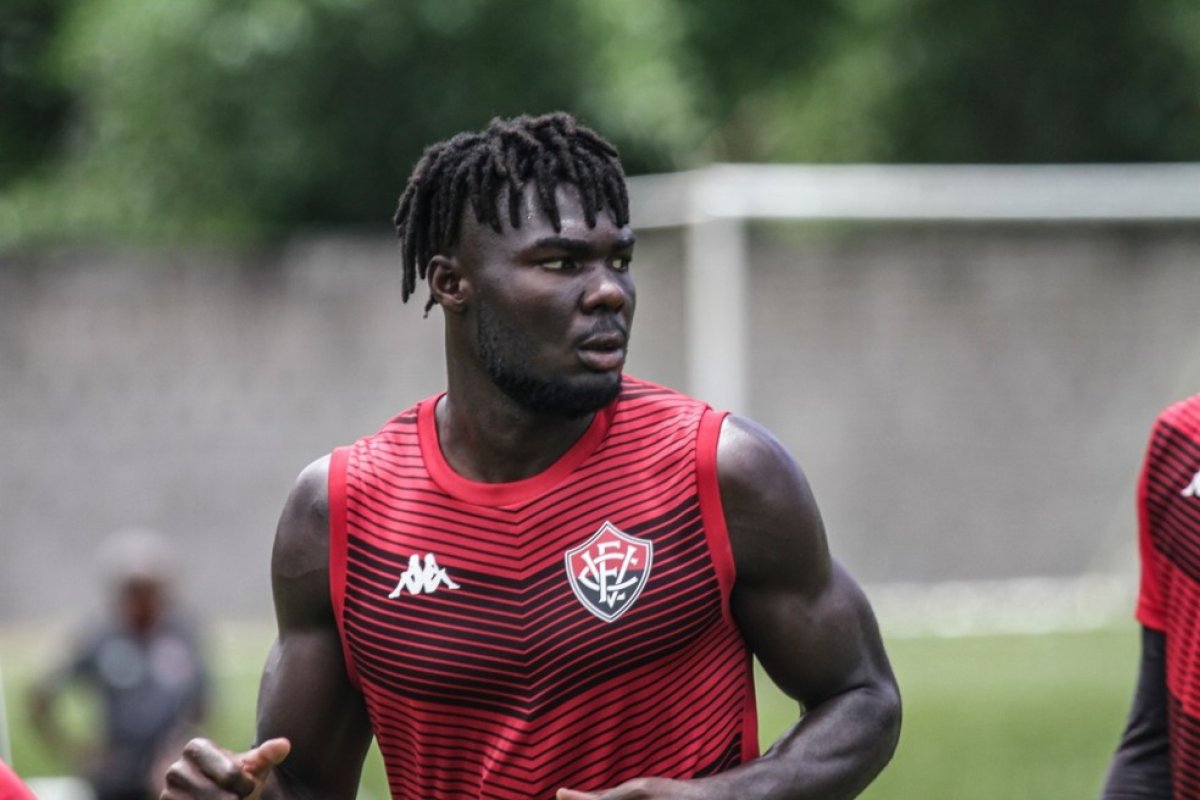 Jordy Caicedo pede rescisão de contrato com o Vitória na Justiça